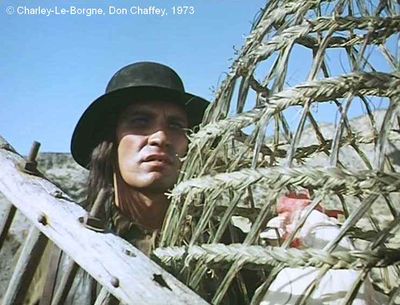   Charley-Le-Borgne  de Don Chaffey.     Photogramme 14. L'Indien menacé par le Soldat.