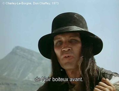   Charley-Le-Borgne  de Don Chaffey.     Photogramme 37.  L'Indien :   «  Je n'avais jamais vu de Noir boiteux avant.  »